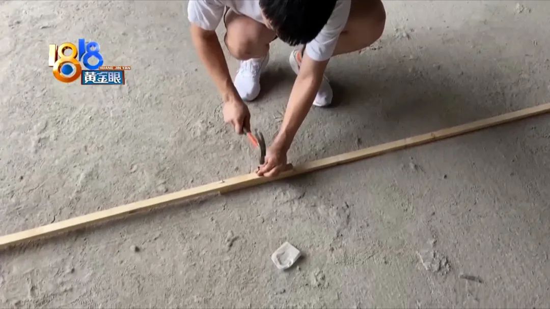 DƬ